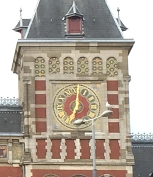 AMS_Clock_face_with_Roman_numerals